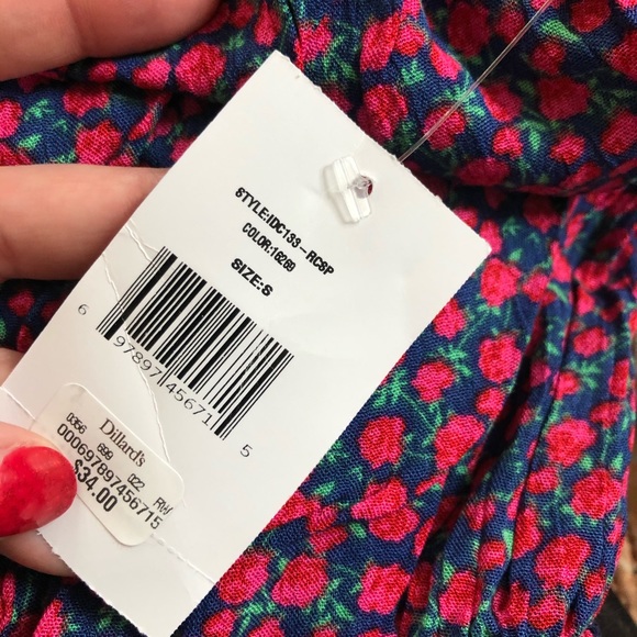 NWT Sleeveless Romper - Picture 5 of 5